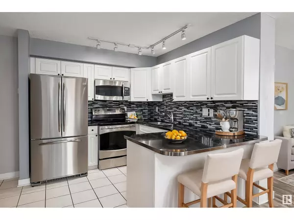 Edmonton, AB T5K2W7,#204 10909 103 AV NW