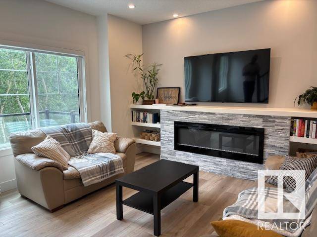 Edmonton, AB T6M0Y8,#63 230 EDGEMONT RD NW