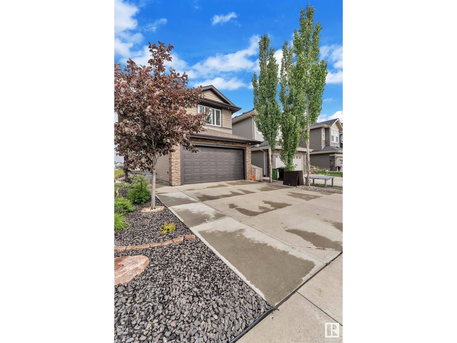 Edmonton, AB T6X2C1,2217 56 ST SW