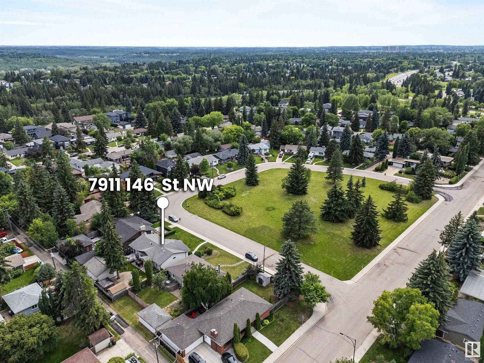 Edmonton, AB T5R0V5,7911 146 ST NW