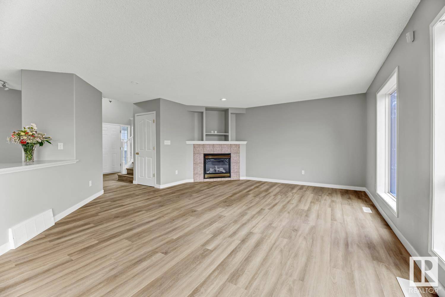Sherwood Park, AB T8A6C8,132 FOXBORO TERRACE