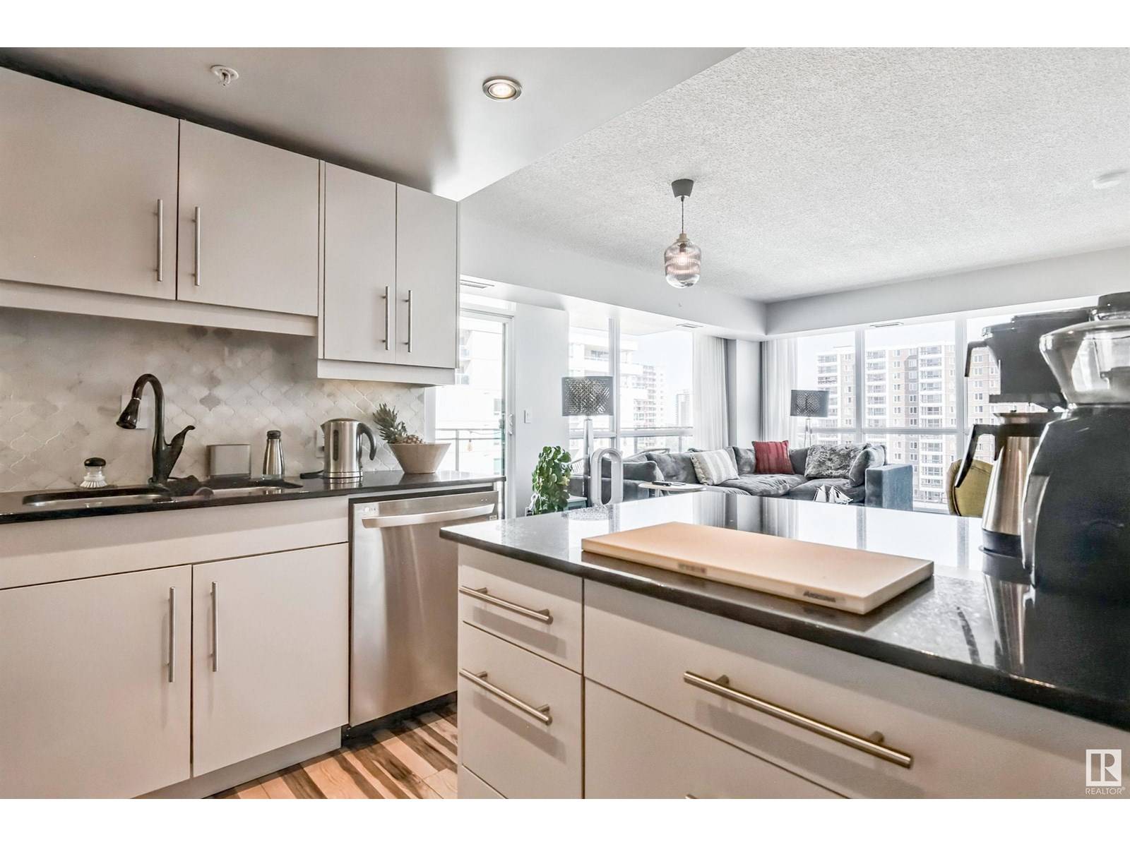 Edmonton, AB T5K1X2,#1003 10046 117 ST NW