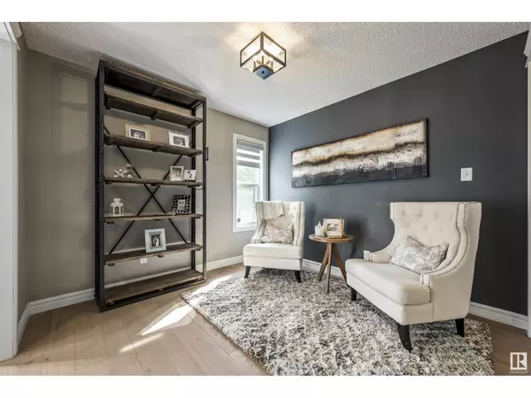 Edmonton, AB T6W2E3,17437 5A AV SW