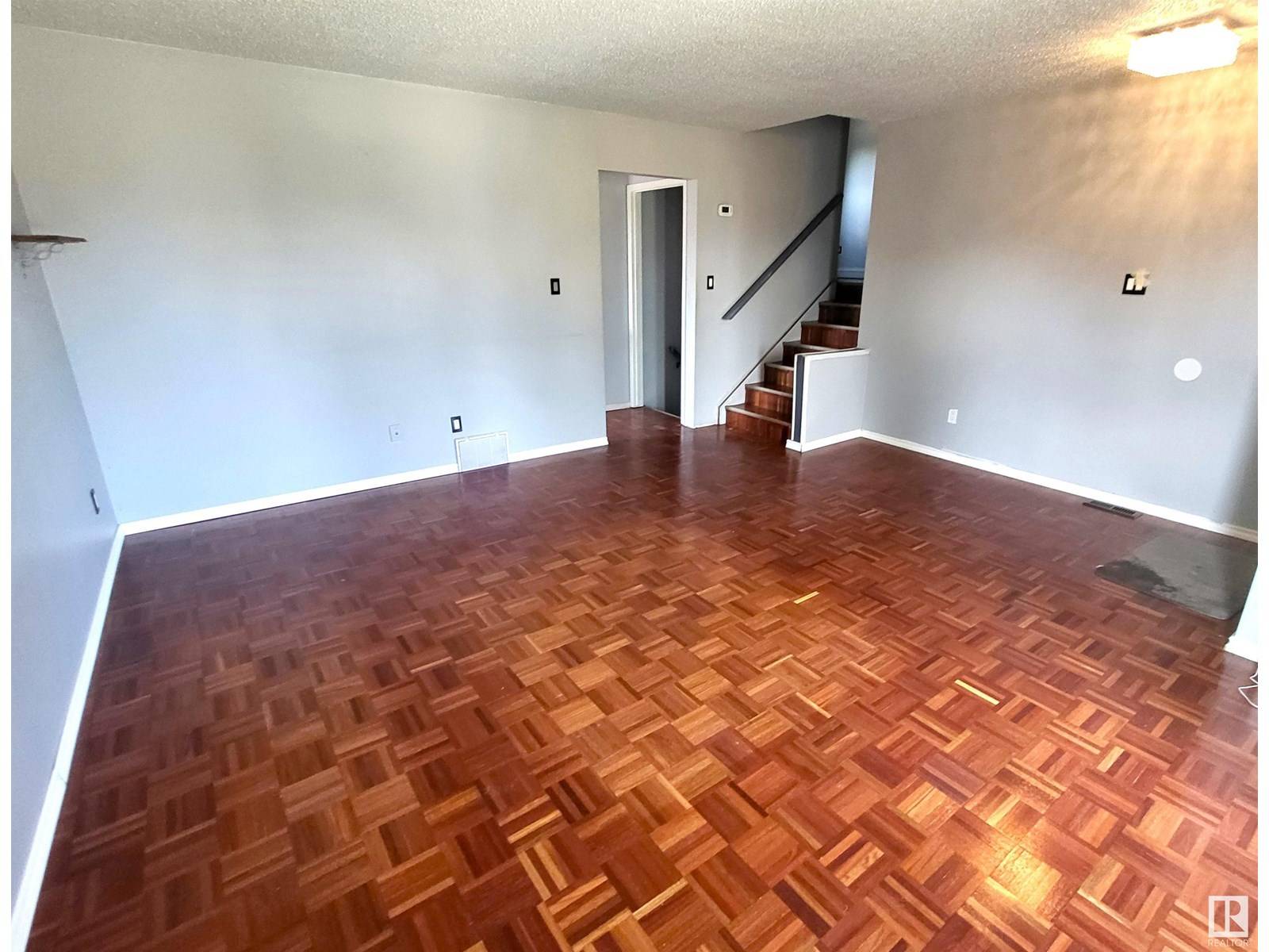 Edmonton, AB T5X4T5,16304 119 ST NW