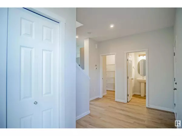 Edmonton, AB T5Z0L8,18154 73A ST NW