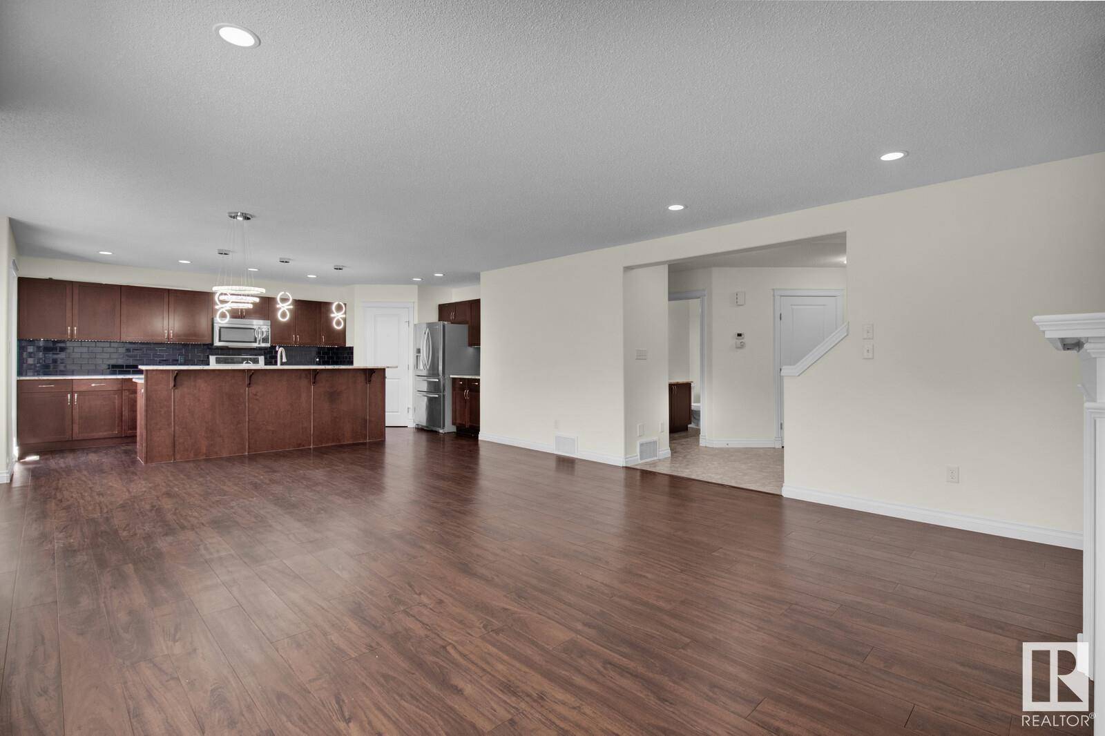 Edmonton, AB T6V0G1,16540 131 ST NW