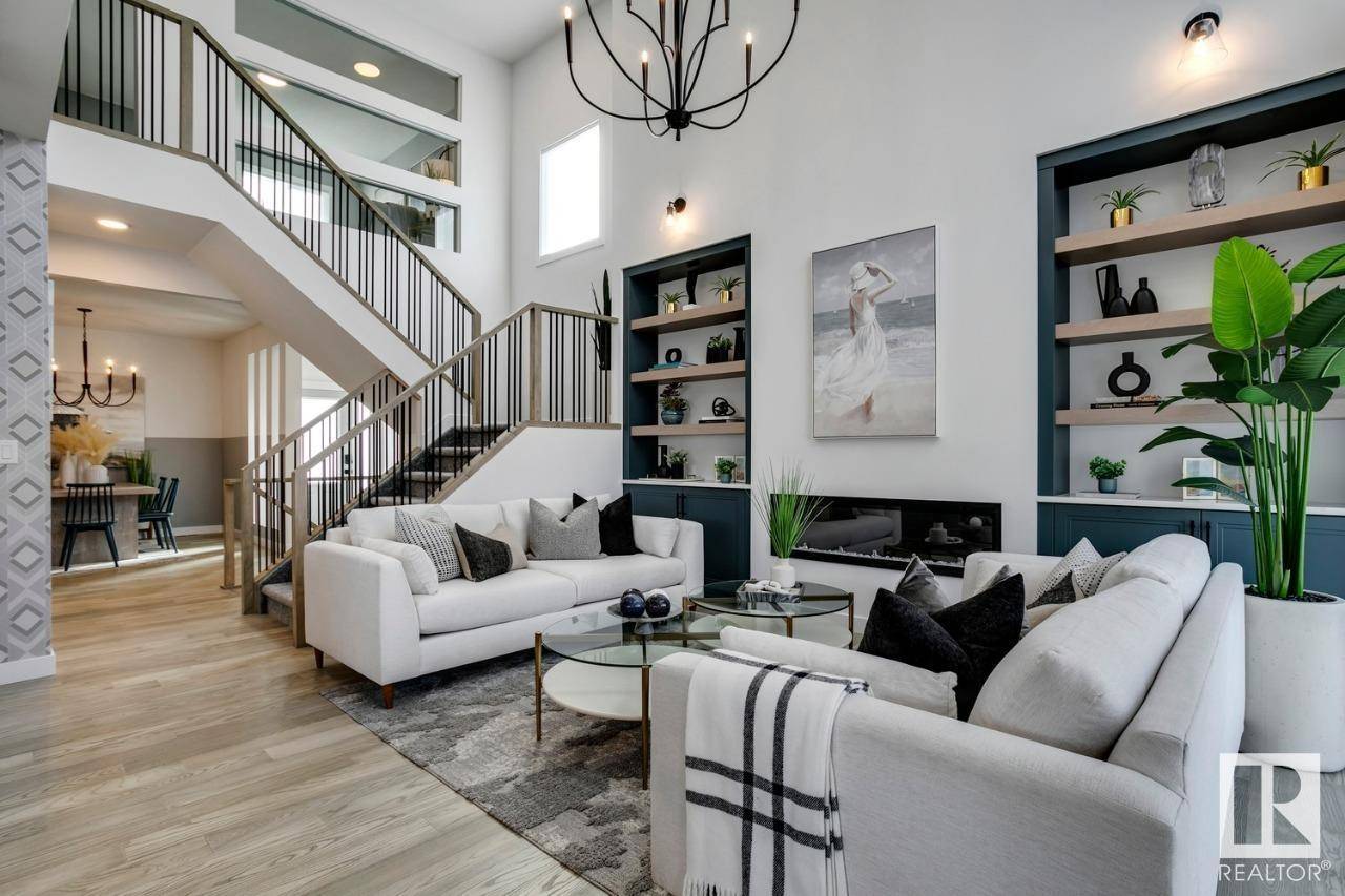 Edmonton, AB T6M0N9,2616 204 ST NW NW