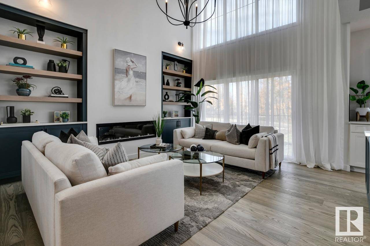 Edmonton, AB T6M0N9,2616 204 ST NW NW