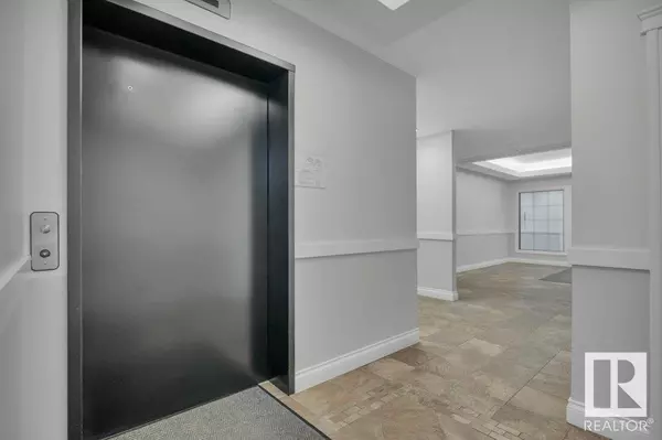 Edmonton, AB T5K1T8,#306 10232 115 ST NW