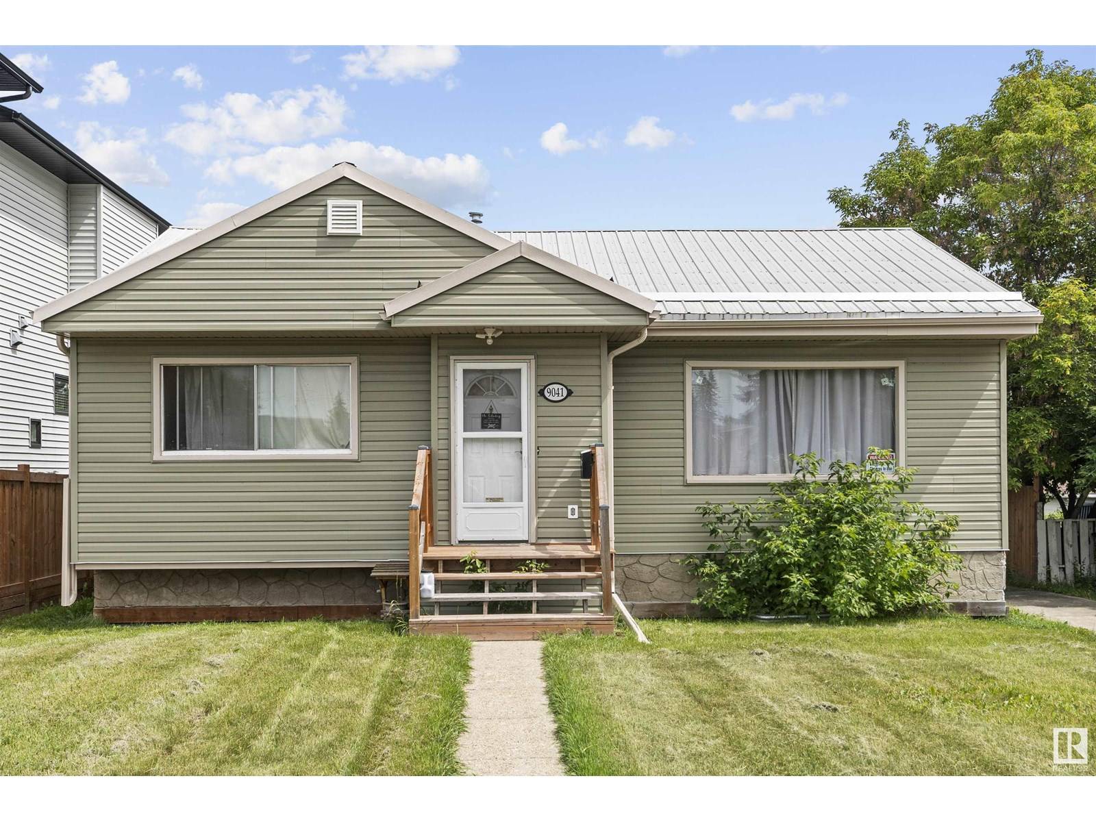 9041 151 ST NW, Edmonton, AB T5R1J4