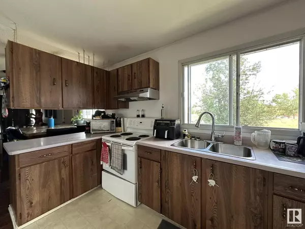 Smoky Lake Town, AB T0A3C0,4325 55 AV