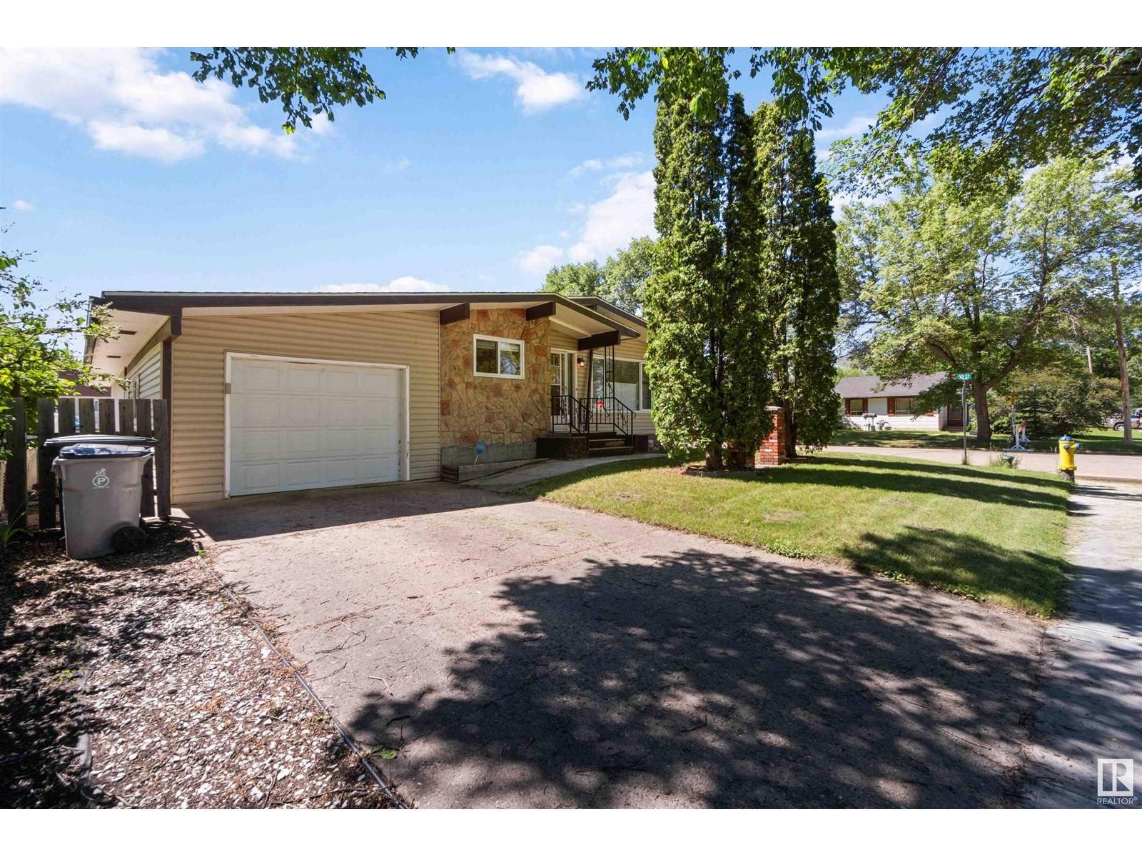Redwater, AB T0A2W0,4923 53 AV
