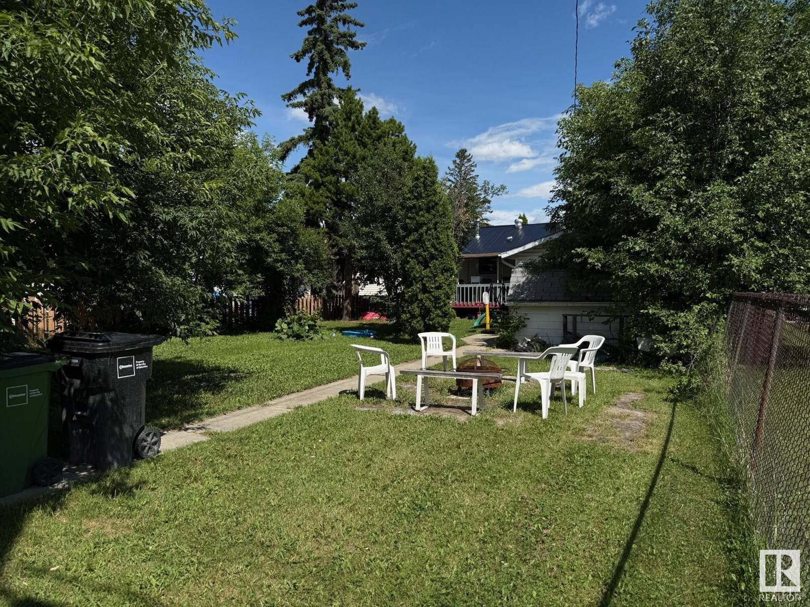 Edmonton, AB T5P2Y3,10312 158 ST NW NW