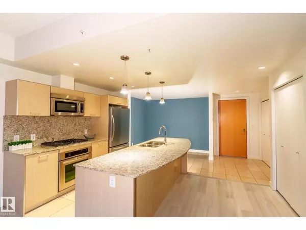 Edmonton, AB T6J2X1,#304 2510 109 ST NW