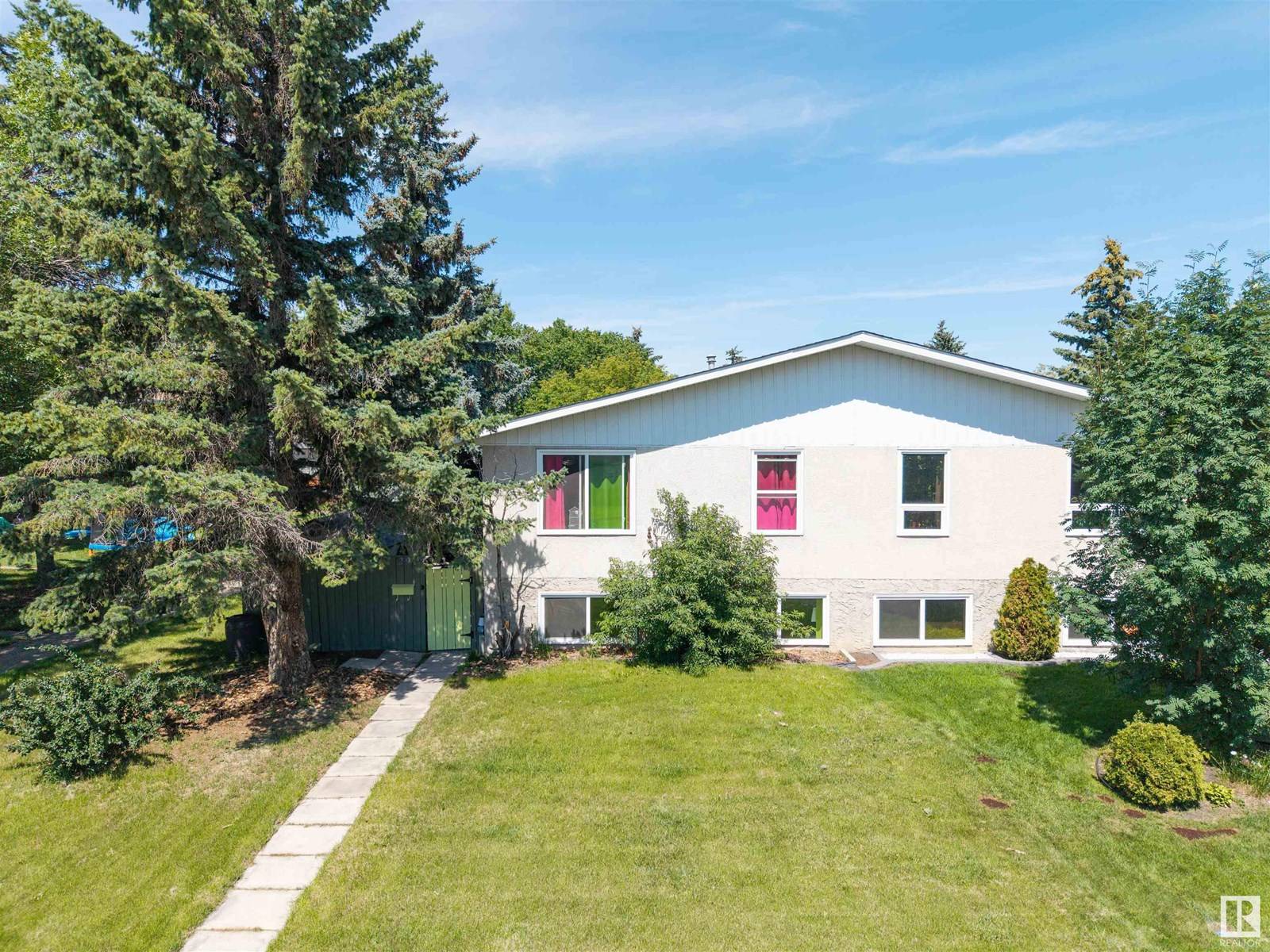 296 KNOTTWOOD North RD N NW, Edmonton, AB T6K1Y5