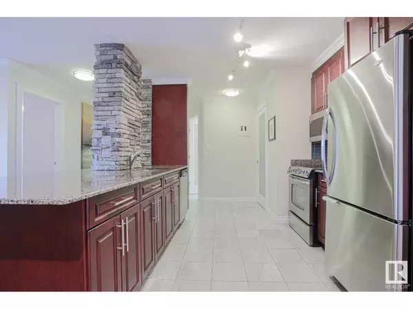 Edmonton, AB T5J3P1,#1407 10125 109 ST NW