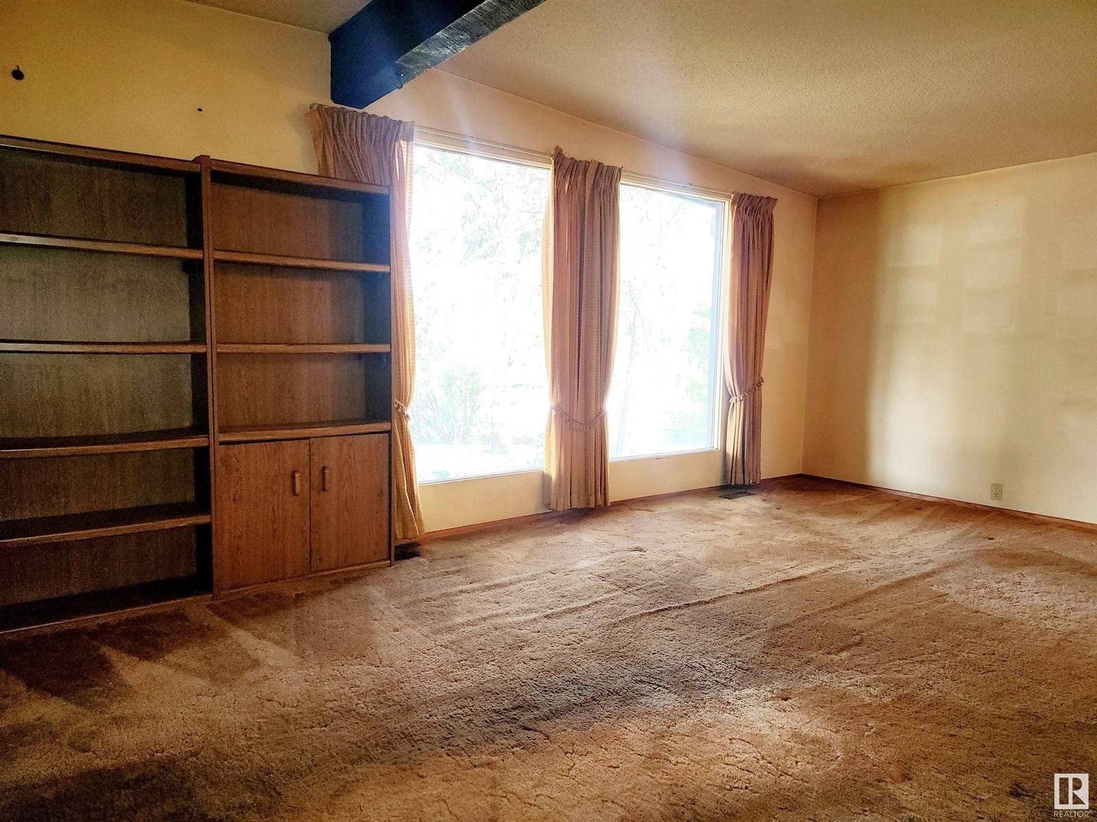 Sherwood Park, AB T8A2B7,21 GRANT AV