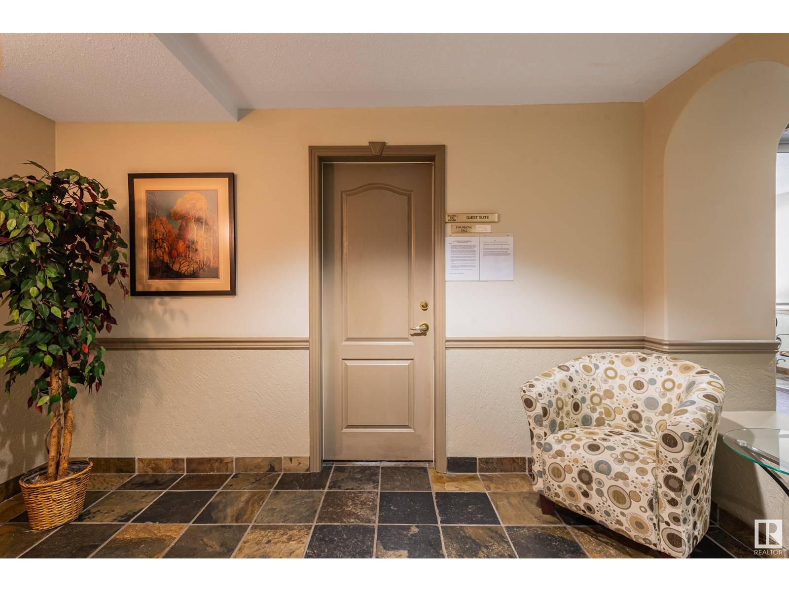 Edmonton, AB T5R5Z2,#213 8912 156 ST NW
