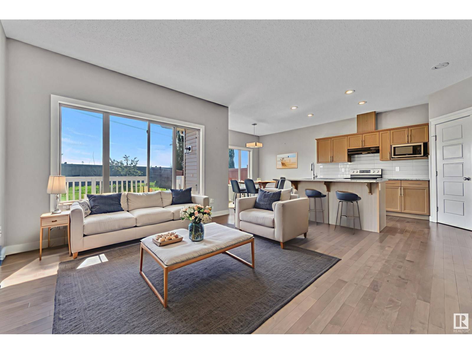 Edmonton, AB T6T0Z6,2803 16 AV NW
