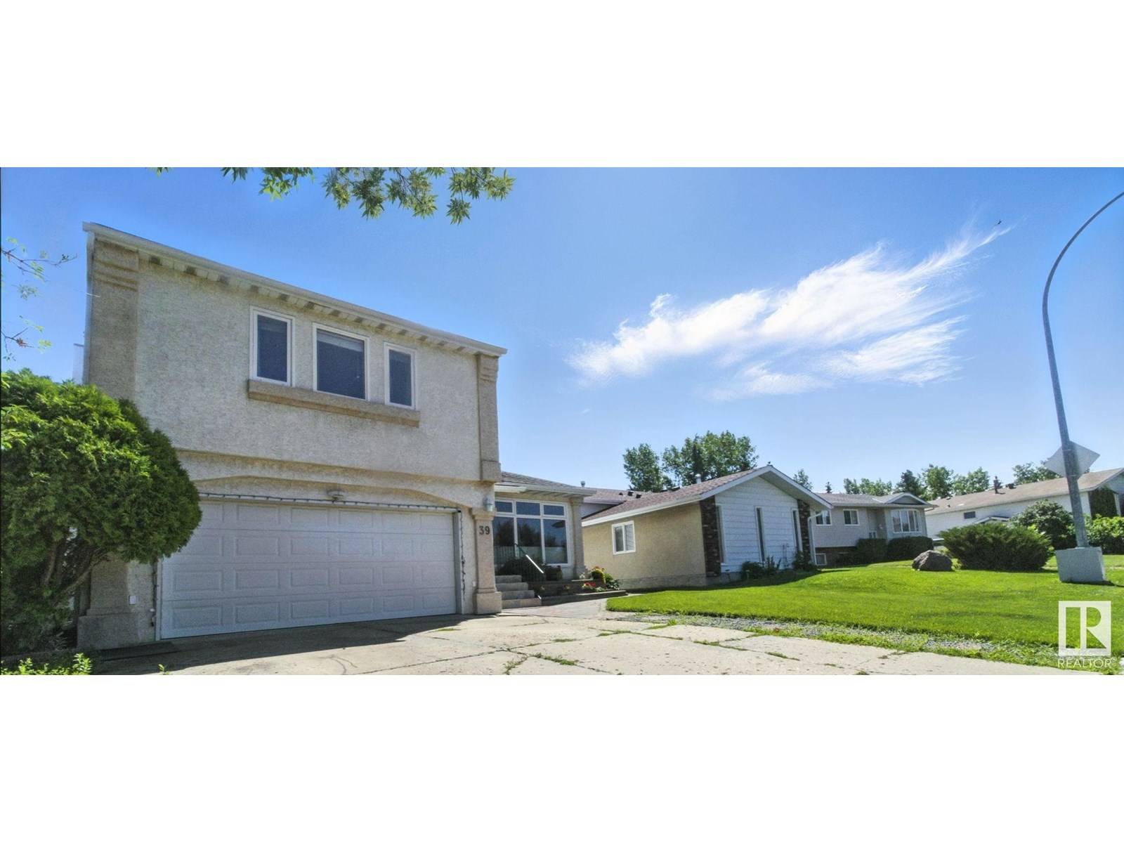 Edmonton, AB T6L1A3,39 GRAND MEADOW CR NW