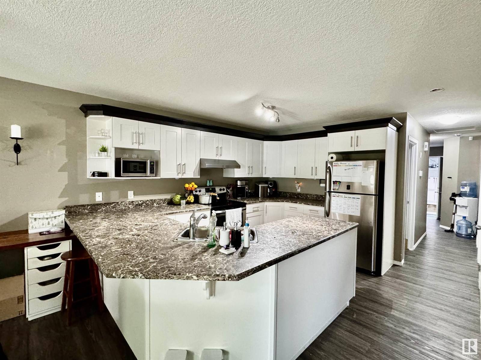 Drayton Valley, AB T7A0A8,4749 47A AV