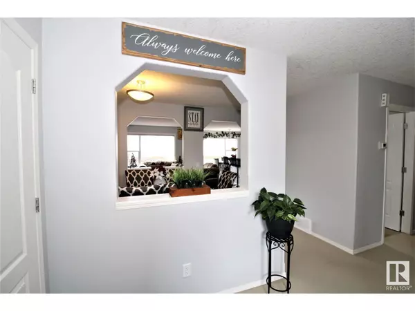 Edmonton, AB T6T0J5,1218 37 AV NW NW