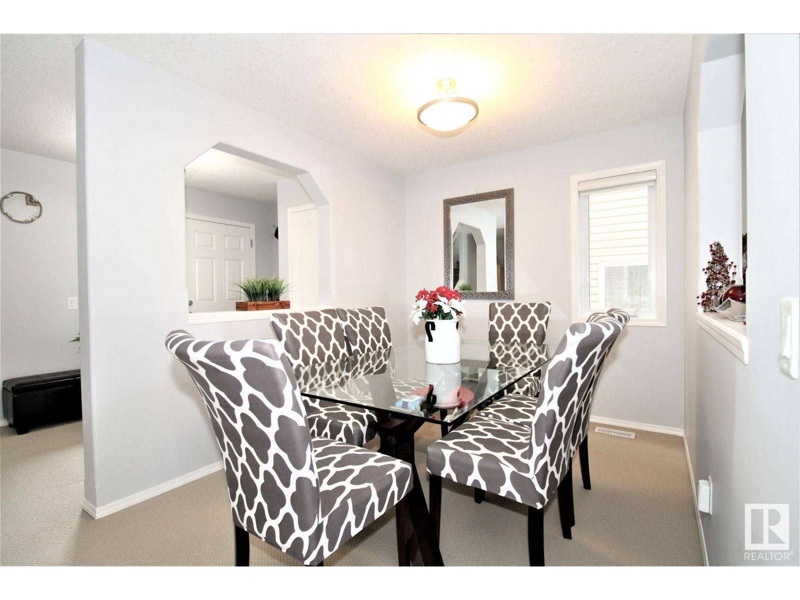 Edmonton, AB T6T0J5,1218 37 AV NW NW