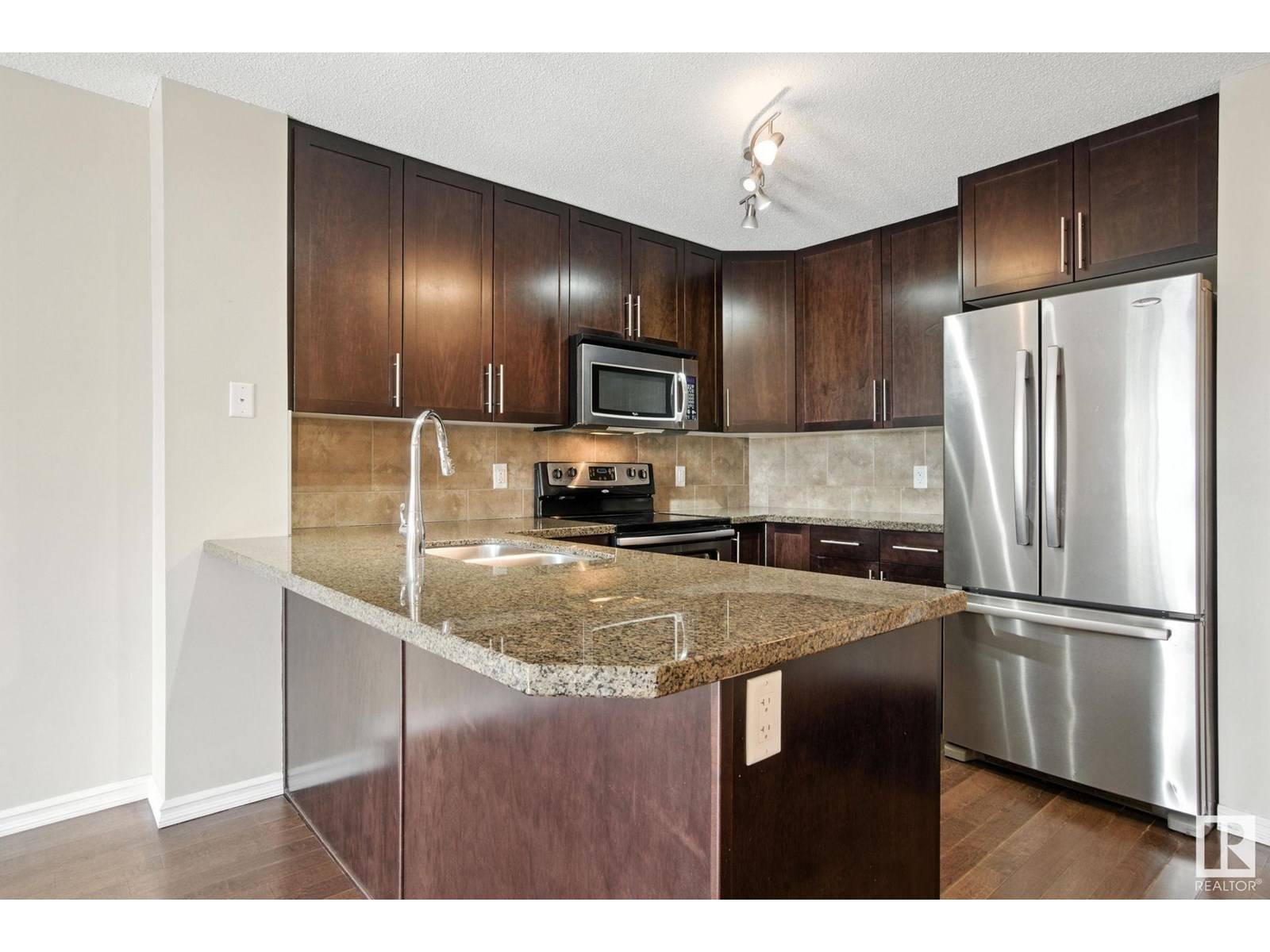 Edmonton, AB T6T0G5,#311 2204 44 AV NW NW