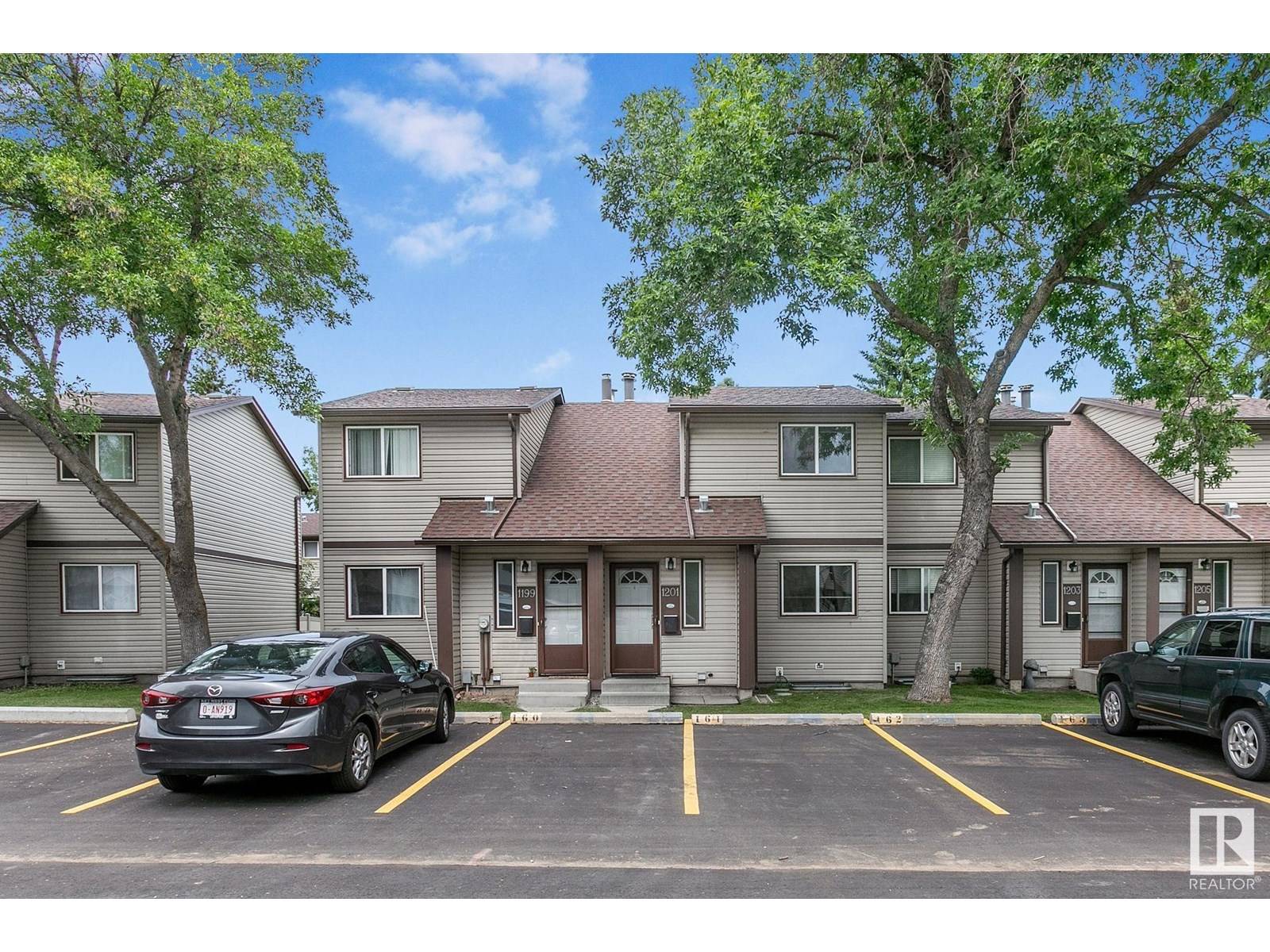 1201 HOOKE RD NW, Edmonton, AB T5A4A5