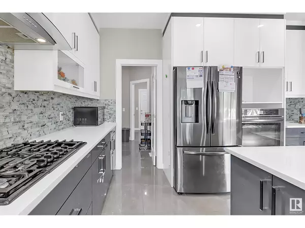 Edmonton, AB T5Y3R5,1419 150 AV NW