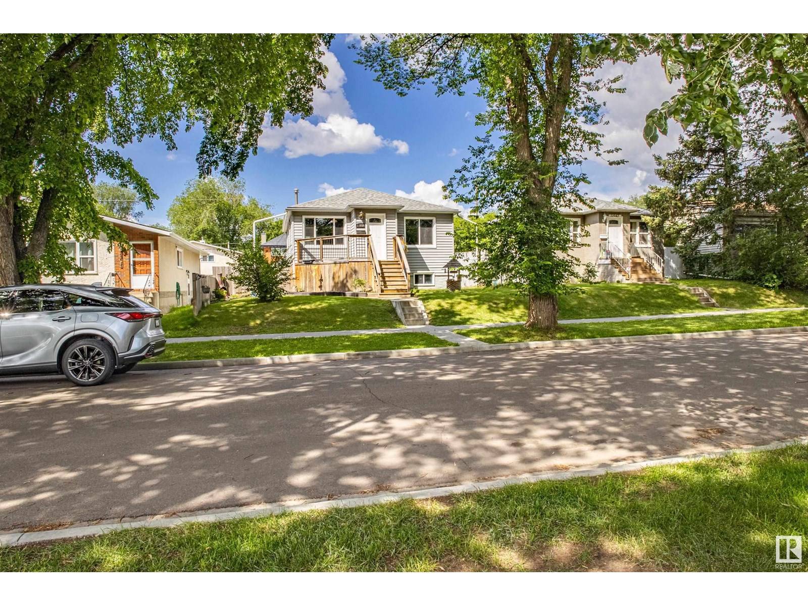 Edmonton, AB T5W3S9,11938 56 ST NW