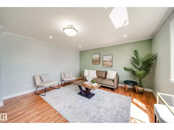 Edmonton, AB T5A1B8,13004 FORT RD NW