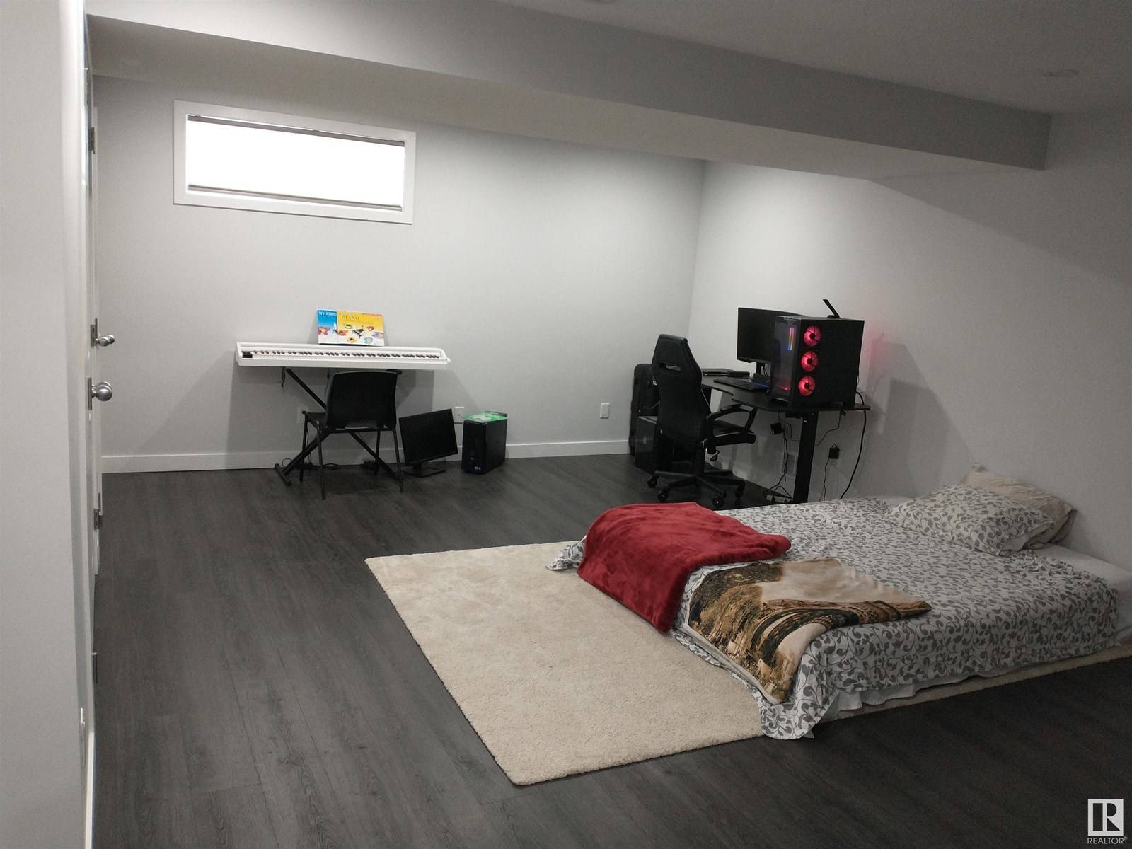 Edmonton, AB T5T6Z1,21235 90 AV NW