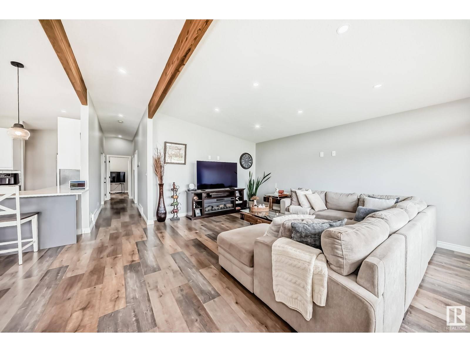 Edmonton, AB T5E3R1,13514 91 ST NW