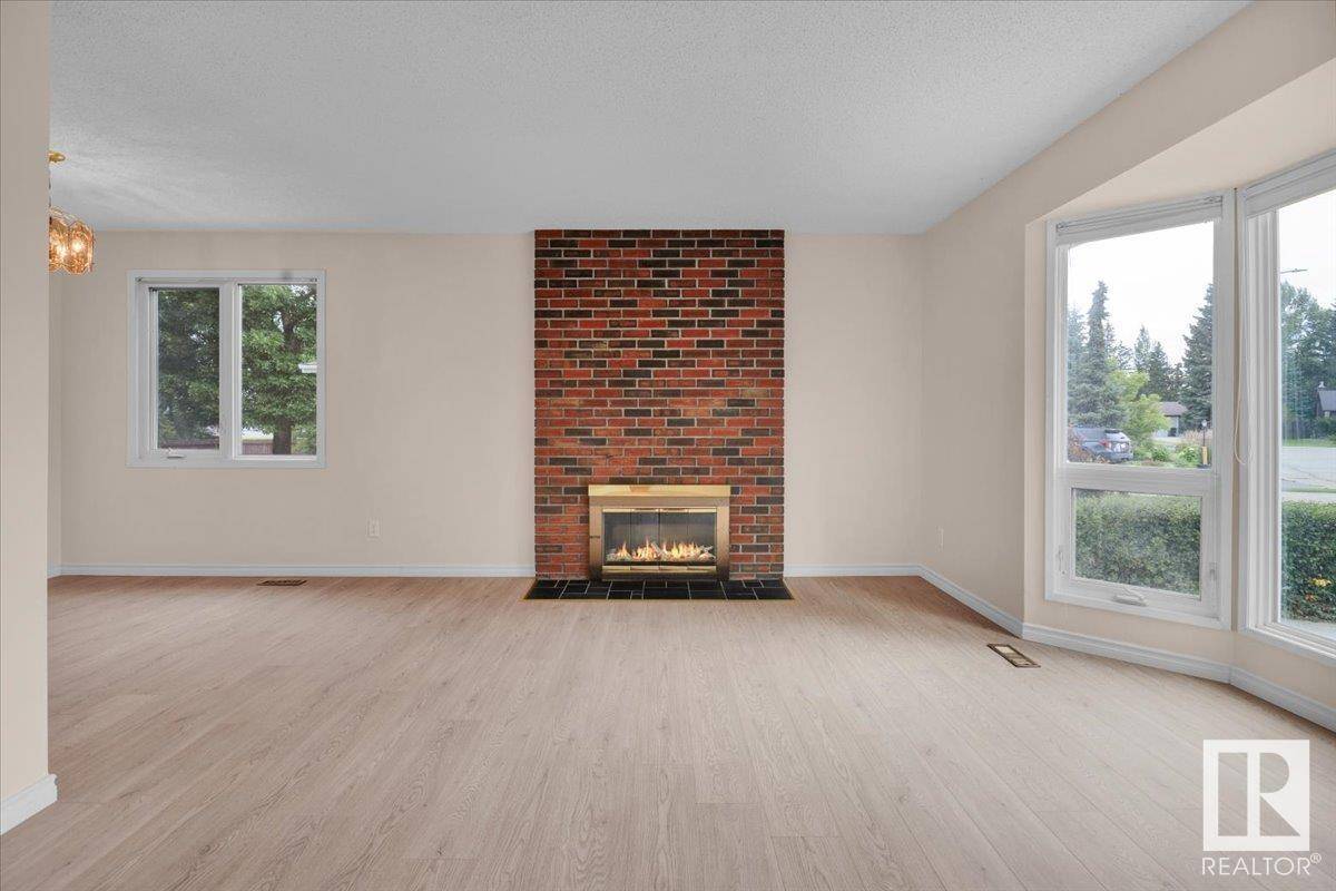 Sherwood Park, AB T8A3N8,223 GRAHAM PL