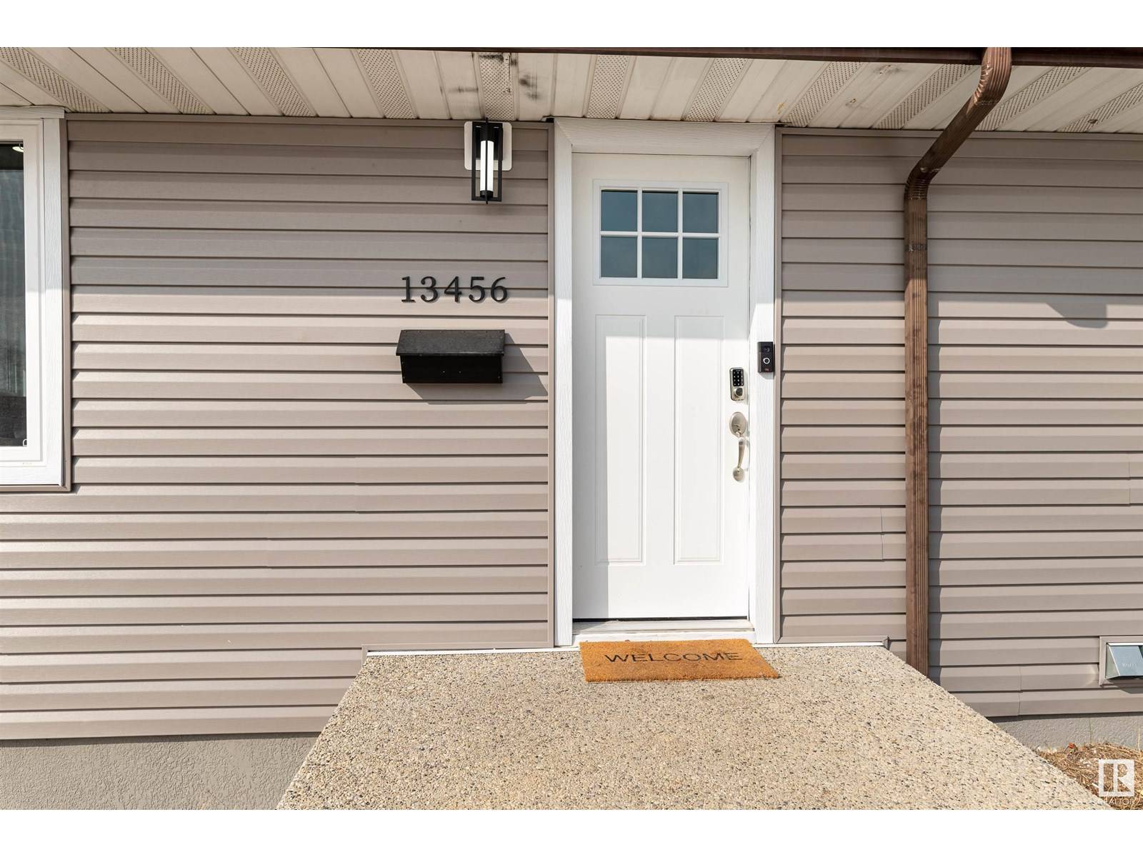 Edmonton, AB T5E4W2,13456 107 ST NW