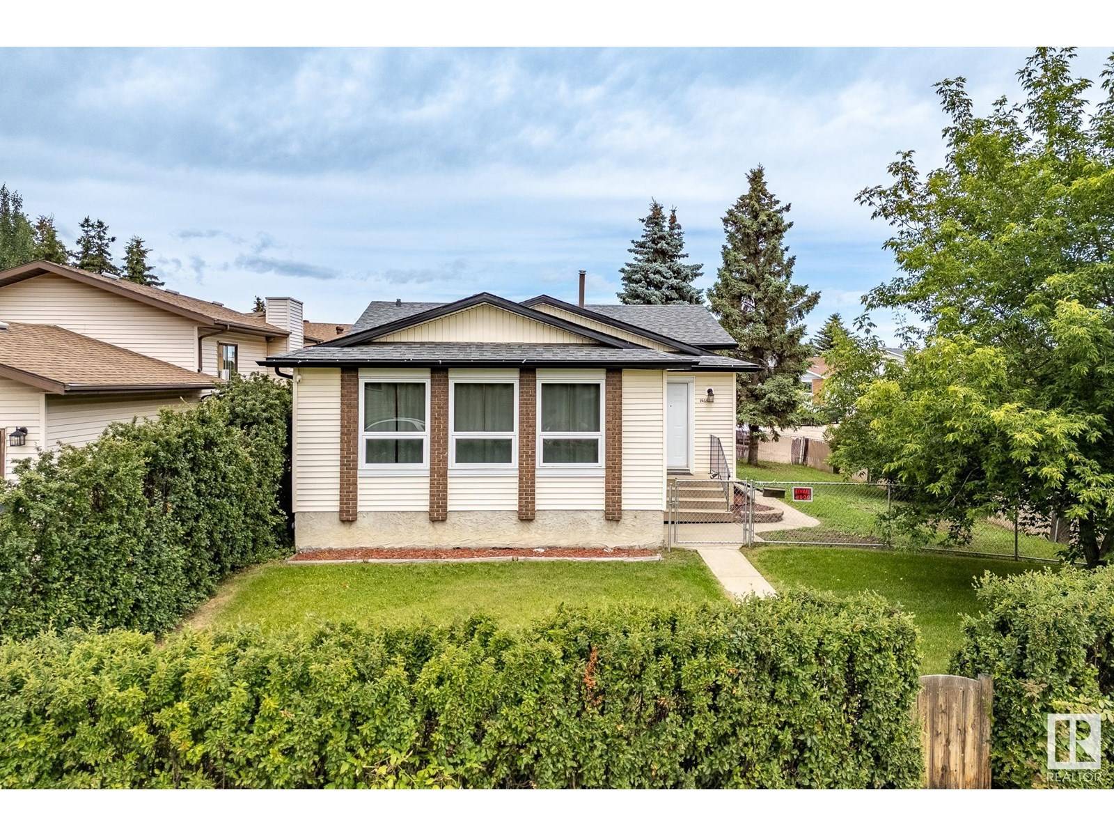 16352 119 ST NW, Edmonton, AB T5X4T5