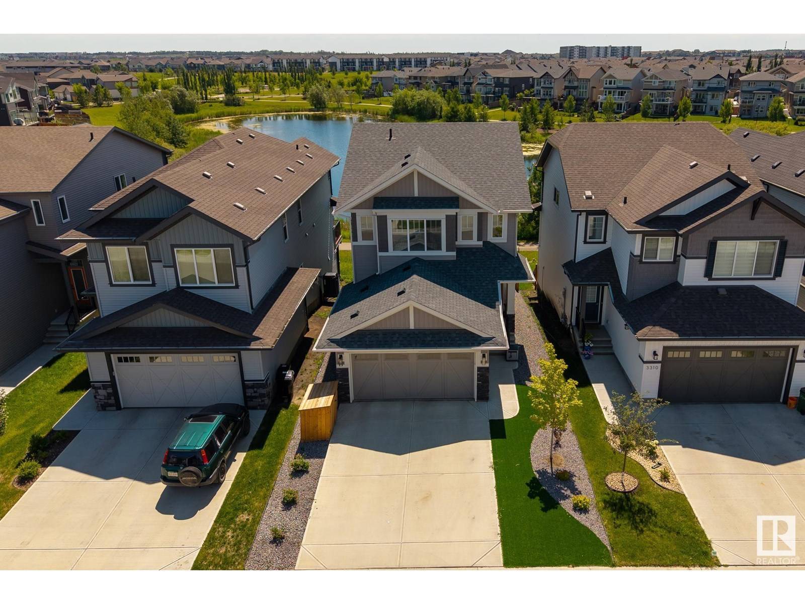 Edmonton, AB T6W4C2,3306 PARKER LO SW