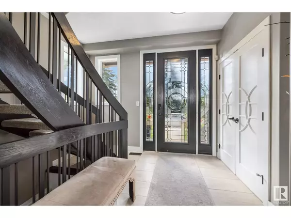 Edmonton, AB T5W0L8,6520 111 AV NW