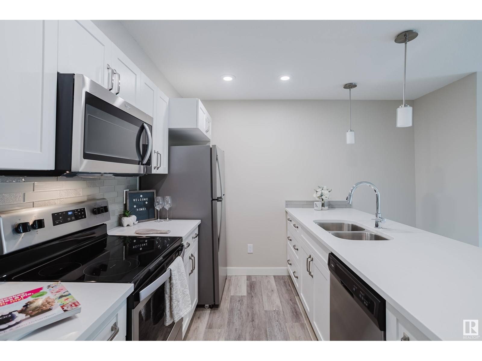 Edmonton, AB T6W3E4,#209 1029 173 ST SW
