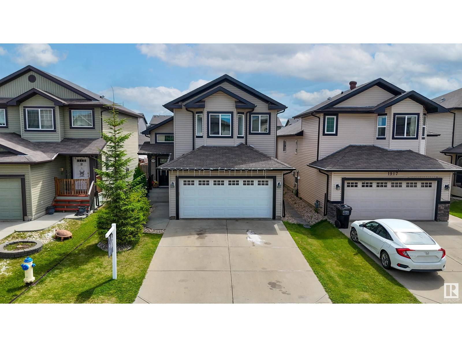 1921 32A ST NW NW, Edmonton, AB T6T0K5