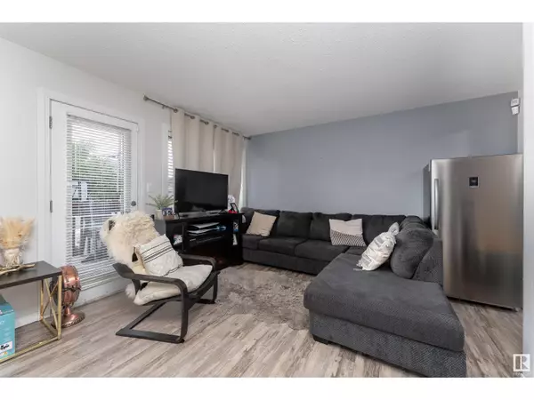 Edmonton, AB T5W2P3,#2 11813 43 ST NW