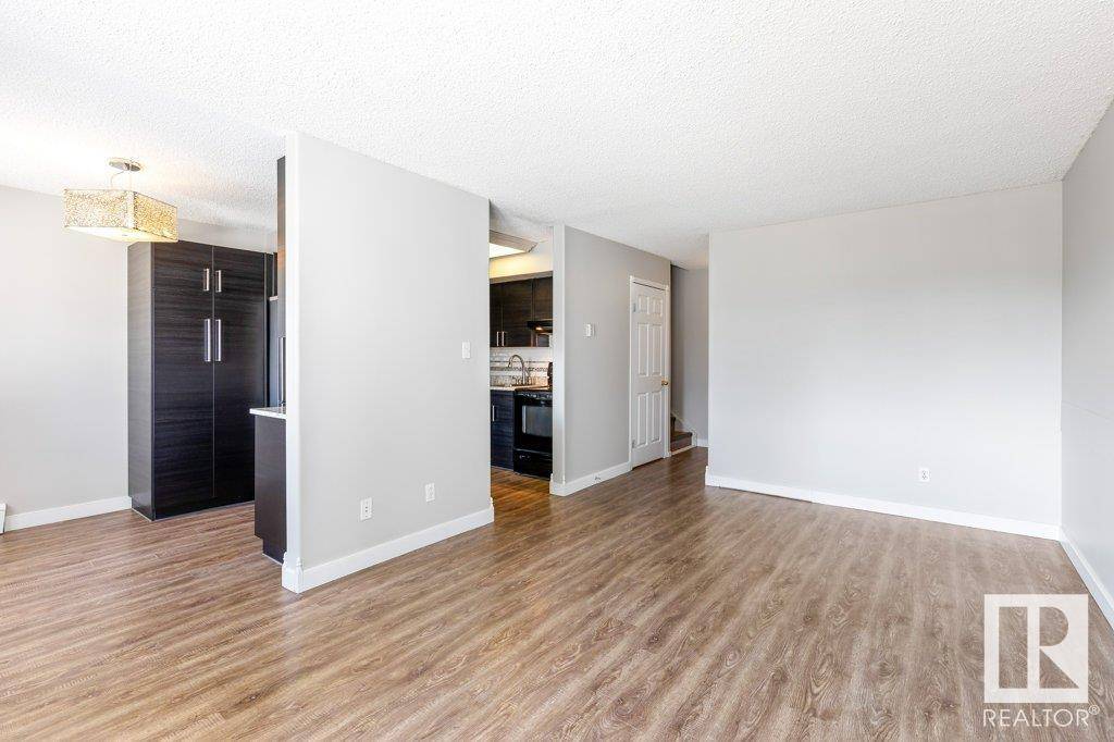 Edmonton, AB T5X2T4,#120 16348 109 ST NW