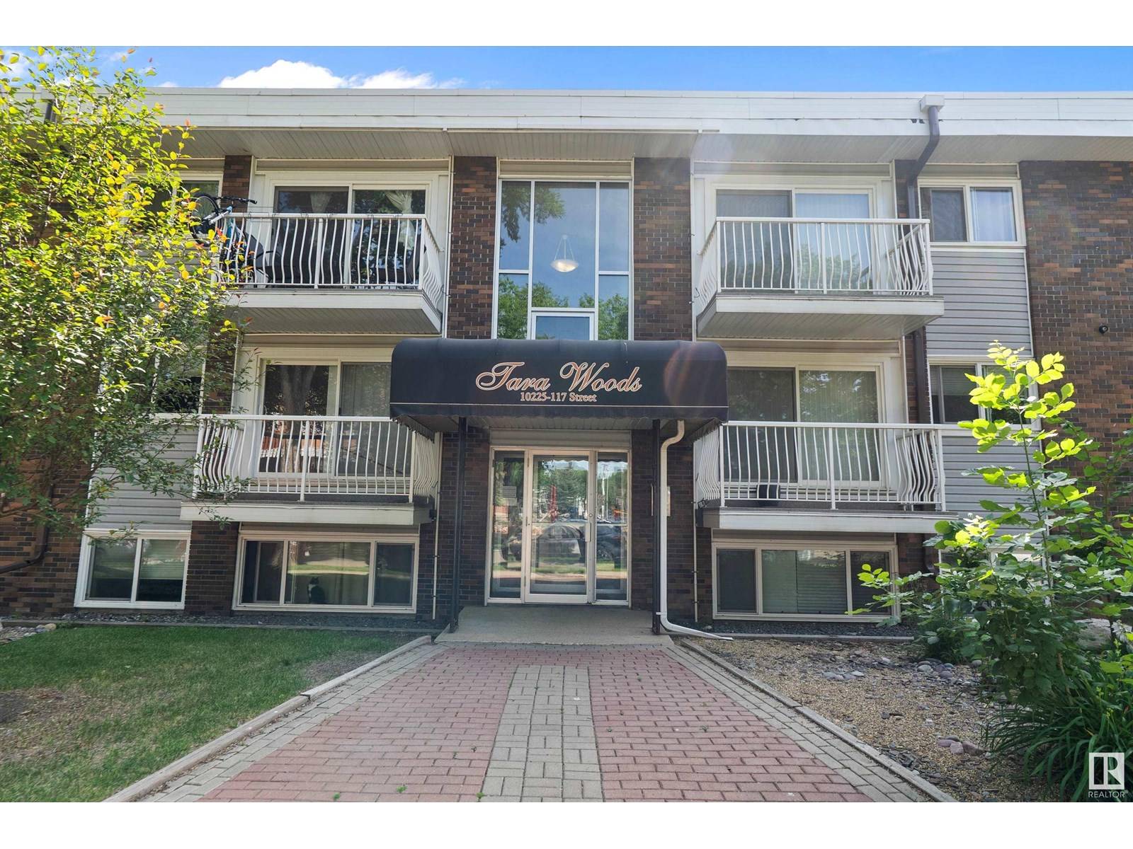 Edmonton, AB T5K1X7,#210 10225 117 ST NW