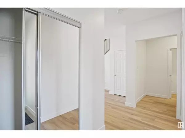 Edmonton, AB T6M1P7,18955 28 AV NW