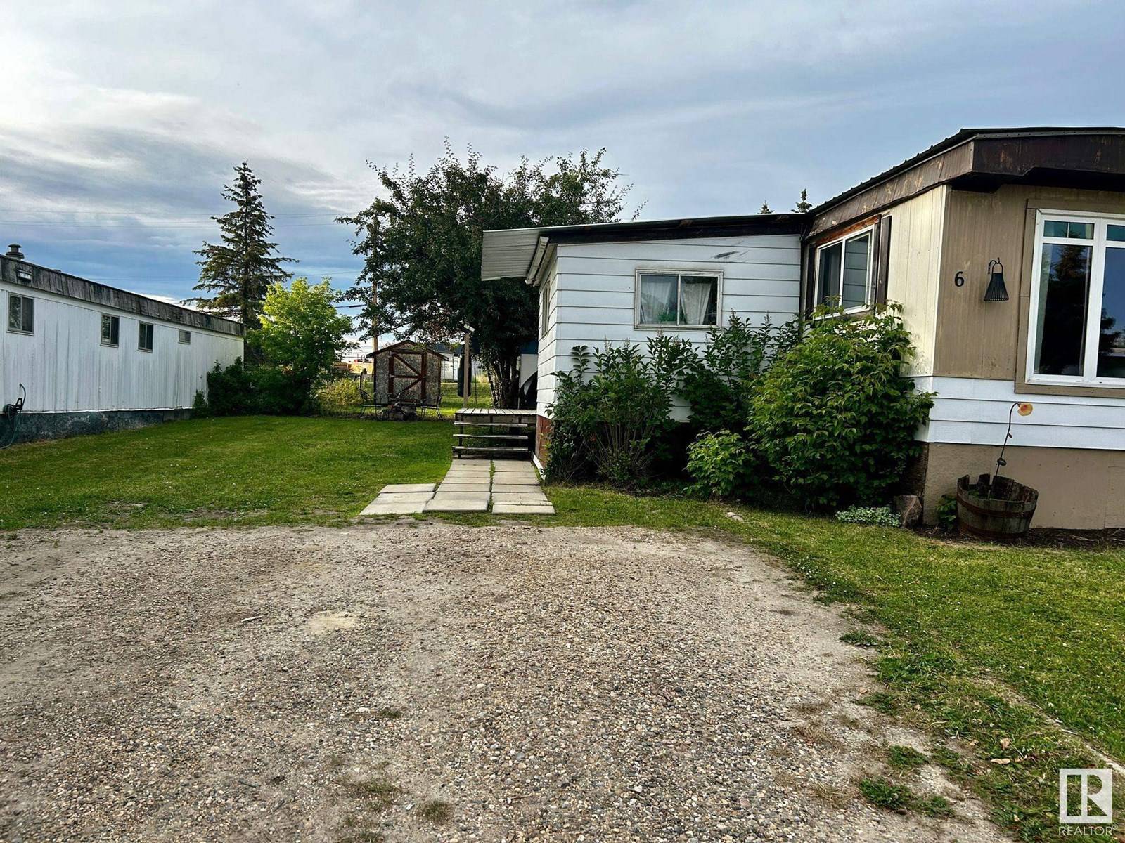 5424 48A Avenue, Drayton Valley, AB T7A1J8
