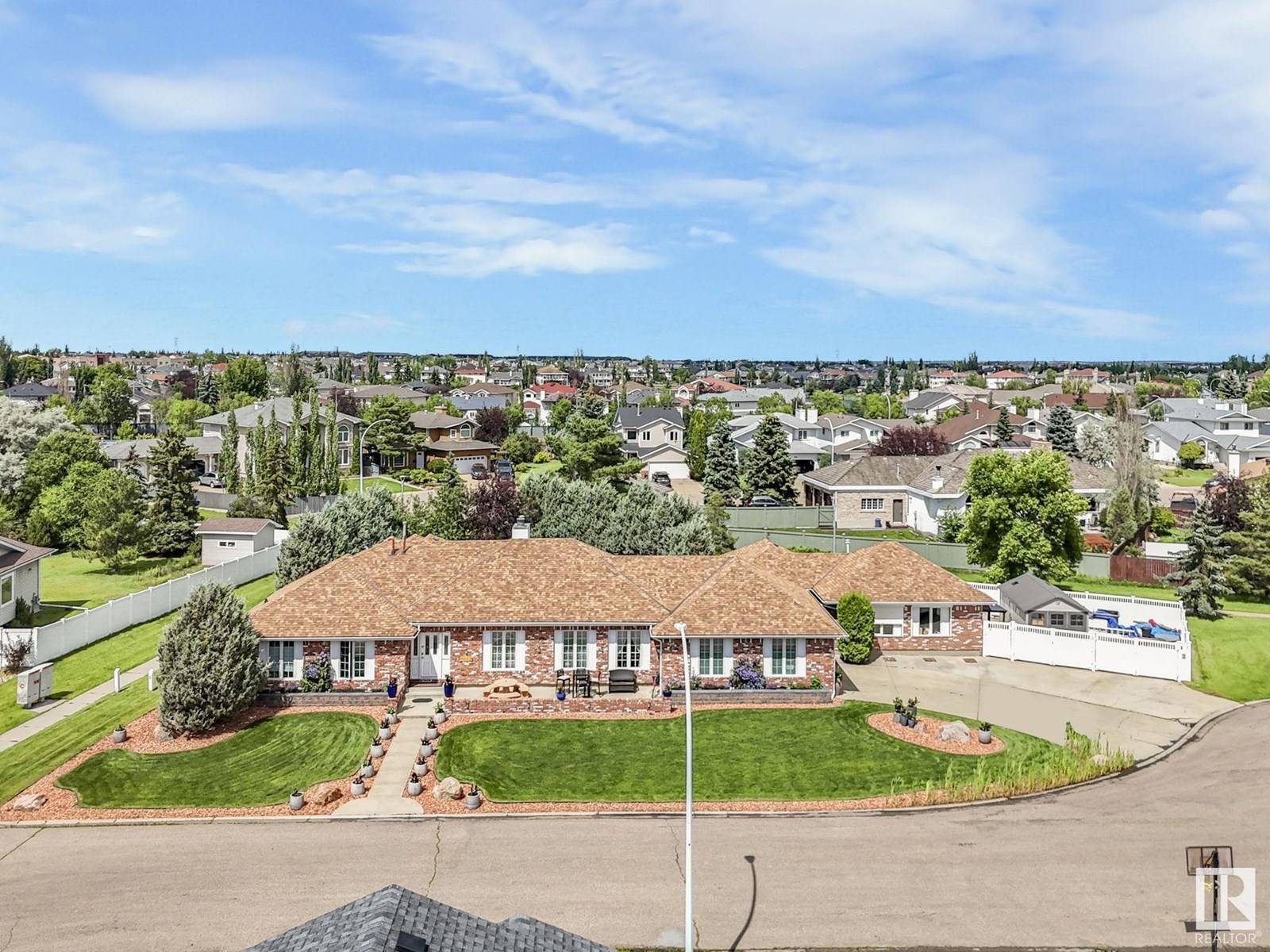 Edmonton, AB T5A4X7,5612 152A AV NW