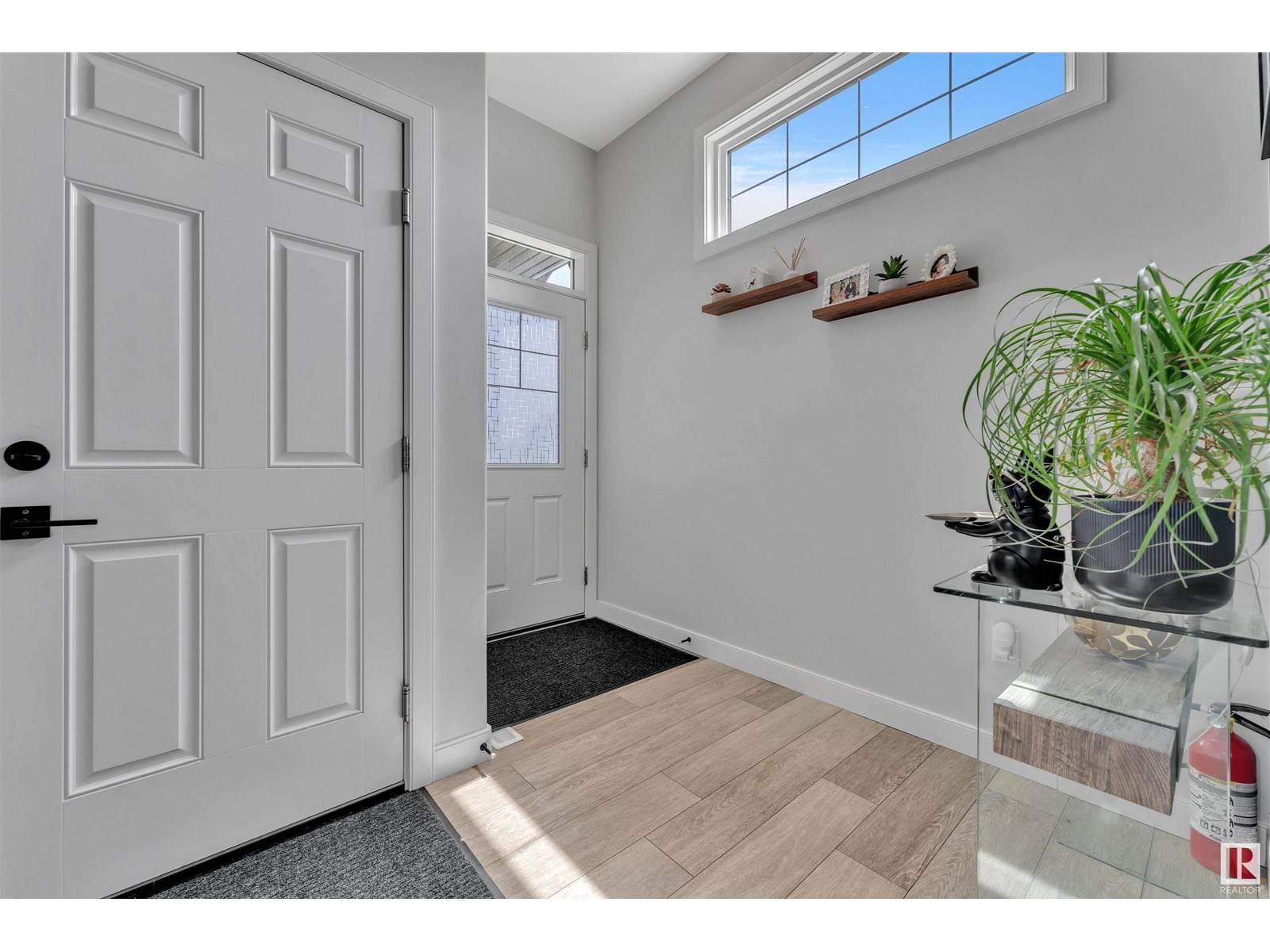 Edmonton, AB T6X2Y8,4104 HAWTHORN CO SW