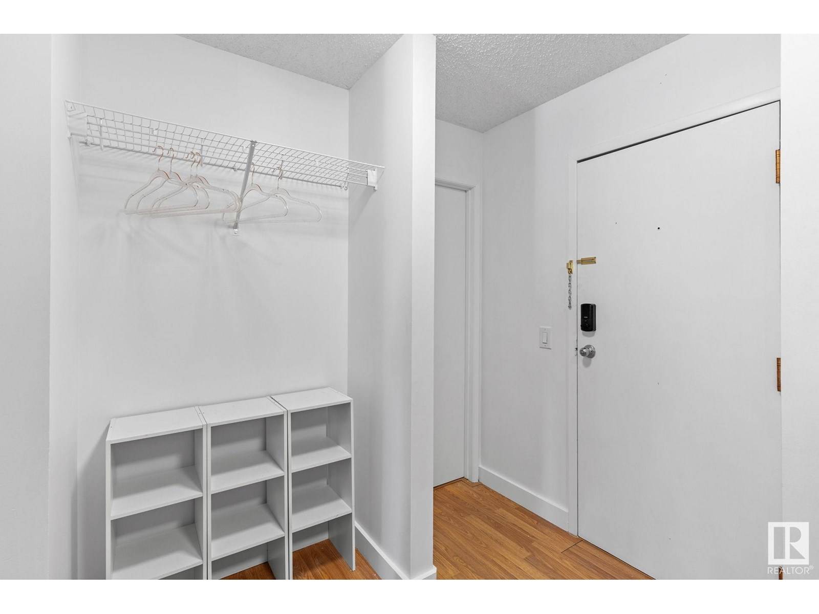 Edmonton, AB T5Y2G4,#205 14916 26 ST NW