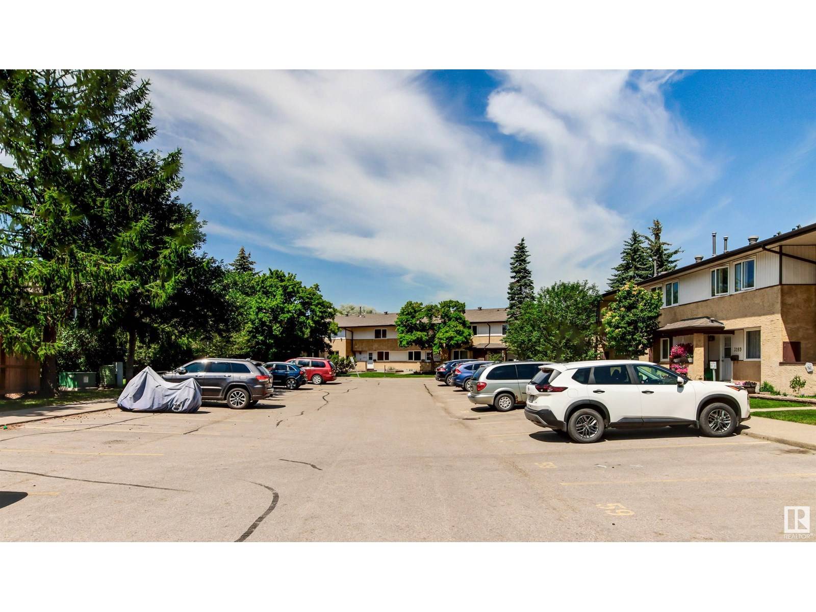 Edmonton, AB T5Y1T2,3315 139 AV NW